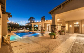 Private Pool & Hot Tub, Retreat - Large Luxury Smart Home